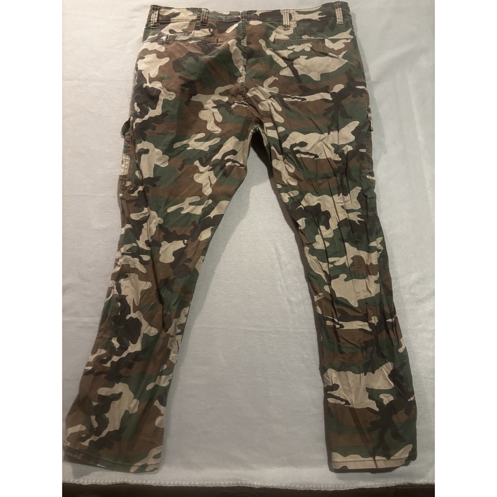 Men's Wrangler Authentics Mens 44x32.5 Relax Fit Stretch Cargo Pants Camo - Picture 9 of 10